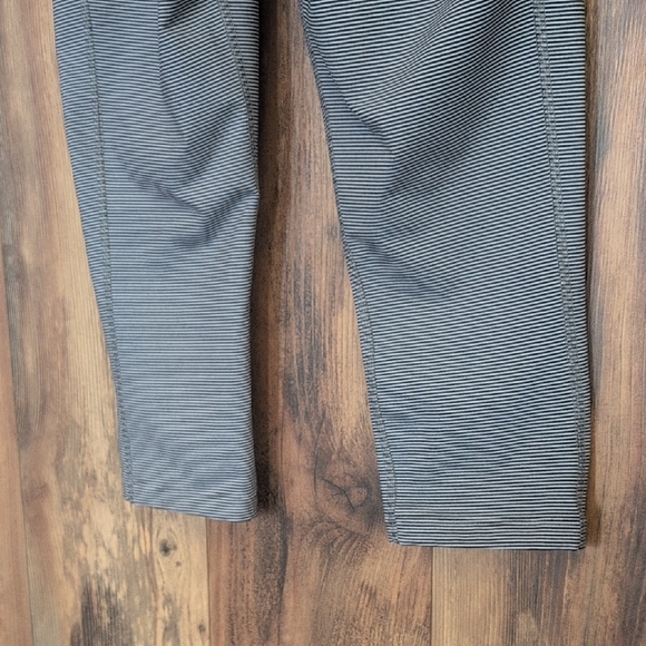 Nike Striped Crop Capri Fold Down Leggings M M206 - Picture 4 of 8
